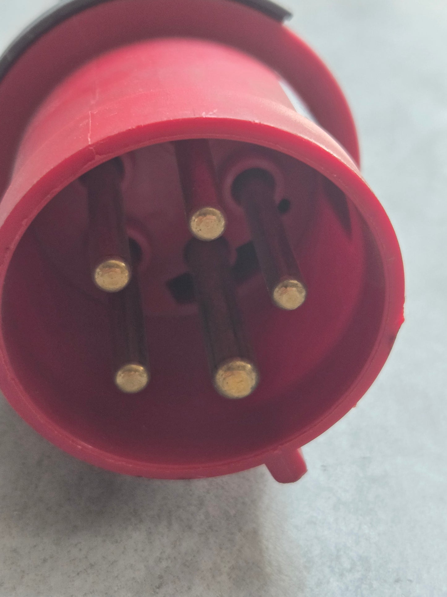 32A 3 phase plug 3p+N USED